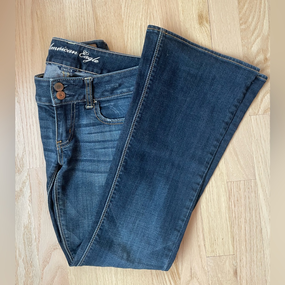 American Eagle “Artist” Jeans | low rise and bootcut | dark wash | Sz 2Short
